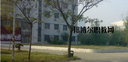 河南技工學(xué)校2021年報(bào)名條件、招生要求、招生對象