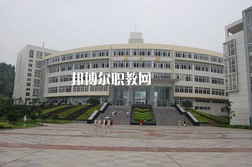 四川建筑技工學(xué)校2020年報名條件、招生要求、招生對象