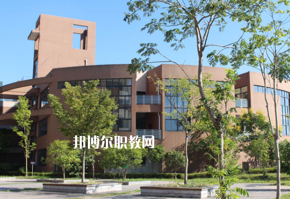 黃山東華技工學(xué)校2020年報(bào)名條件、招生要求、招生對(duì)象