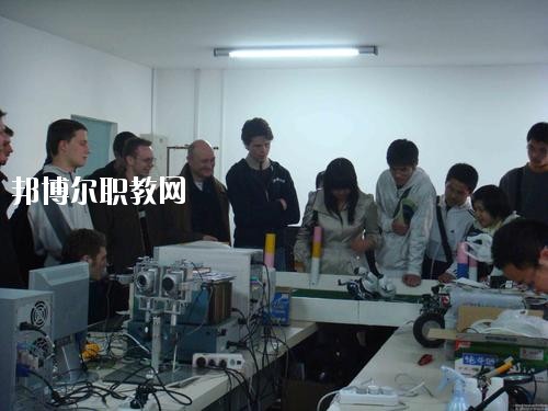 瀘州化工廠技工學(xué)校2020年報(bào)名條件、招生要求、招生對(duì)象