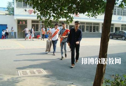 合肥商貿(mào)職業(yè)學(xué)校2020年報名條件、招生要求、招生對象