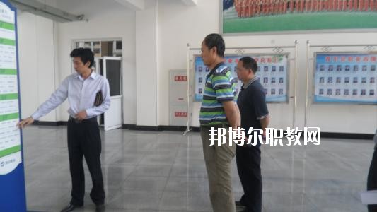 蘆山縣職業(yè)高級中學(xué)2020年報名條件、招生要求、招生對象