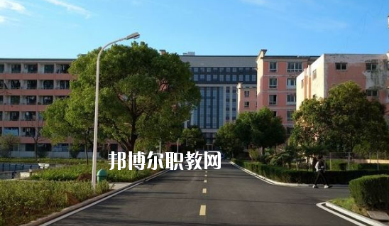 安徽2020年哪些大專(zhuān)學(xué)校高鐵學(xué)校好