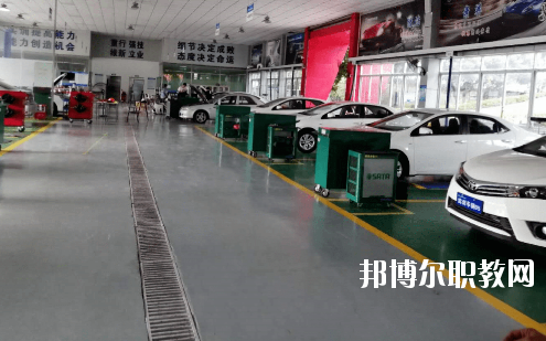 廣東2020年中專(zhuān)汽修學(xué)?？梢钥即髮?zhuān)嗎