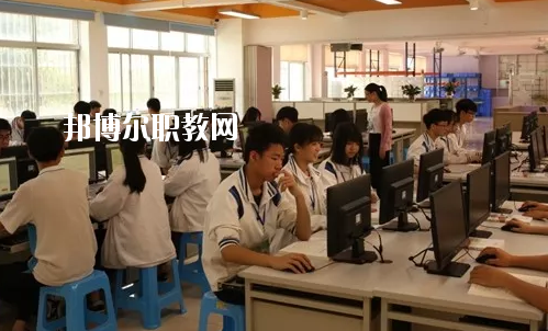 佛山順德區(qū)李偉強(qiáng)職業(yè)技術(shù)學(xué)校怎么樣、好不好