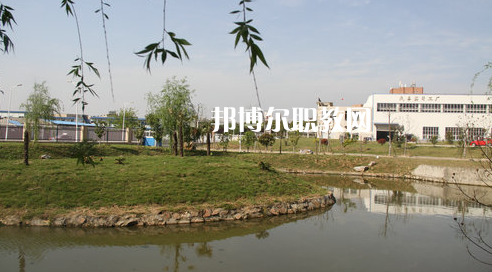 皖江職業(yè)教育中心學(xué)校2020年招生辦聯(lián)系電話(huà)