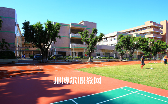東莞經(jīng)濟(jì)貿(mào)易學(xué)校怎么樣、好不好