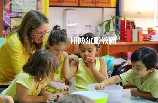 武漢2021年初中生學幼師學校怎么樣