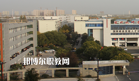 安徽2021年讀鐵路學(xué)?？梢钥即髮W(xué)嗎