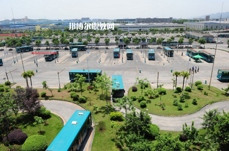 重慶2021年男生上什么鐵路學校好