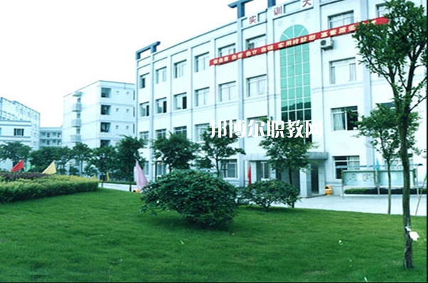 重慶2021年女生讀什么鐵路學校