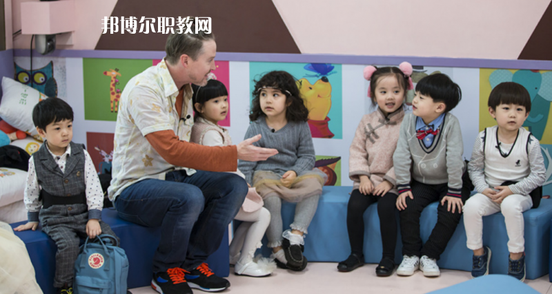 武漢2021年男生學(xué)什么幼師學(xué)校好