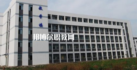 滁州市機械工業(yè)學(xué)校2021年報名條件、招生要求、招生對象 