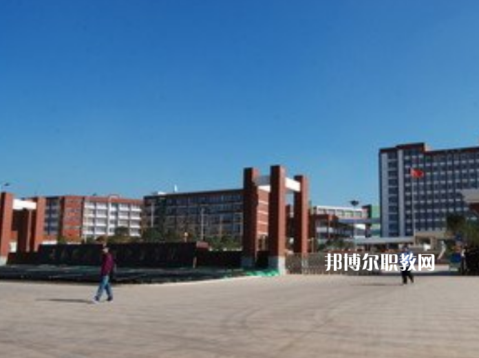 重慶松溉中等職業(yè)技術學校2021年報名條件、招生對象
