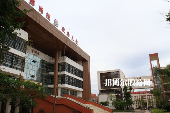 重慶開縣巨龍中等職業(yè)技術(shù)學(xué)校2021年報名條件、招生要求、招生對象