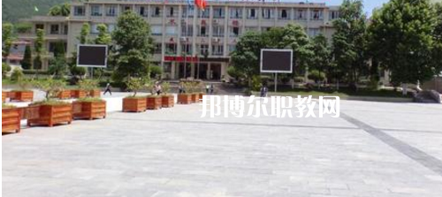 遵義計(jì)算機(jī)學(xué)校2021年報(bào)名條件、招生要求、招生對(duì)象