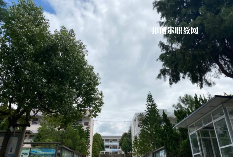 永平縣職業(yè)高級(jí)中學(xué)2021年報(bào)名條件、招生要求、招生對象