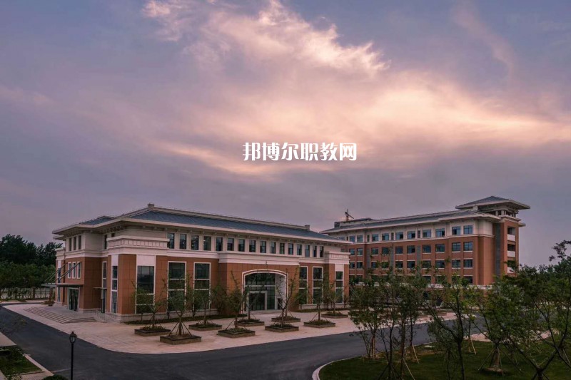四川2021年讀中專學(xué)?？梢钥即髮W(xué)嗎