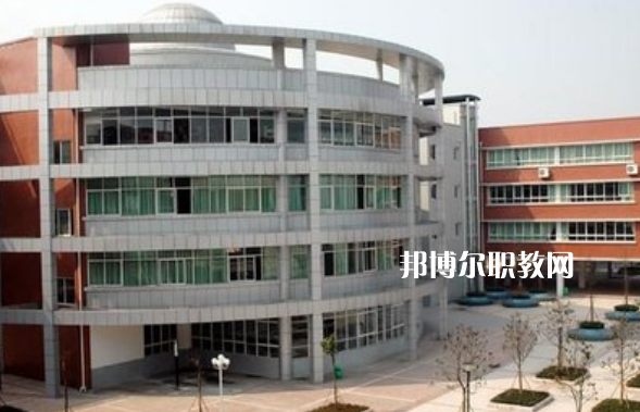 重慶2021年中專和?？朴惺裁磪^(qū)別