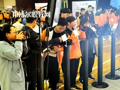 泰州市鳳凰藝術(shù)學(xué)校2021年報(bào)名條件、招生要求、招生對(duì)象