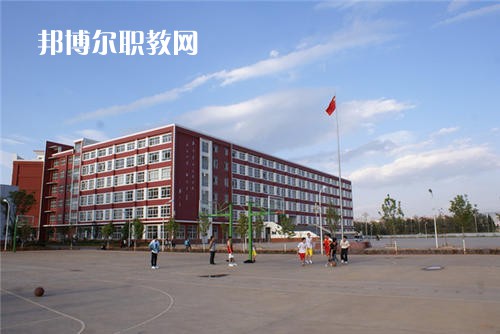 曲靖地區(qū)技工學(xué)校2021年招生辦聯(lián)系電話(huà)