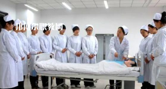 曲靖衛(wèi)生學(xué)校2021年報名條件、招生要求、招生對象