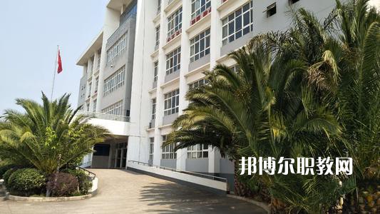 晉寧職業(yè)高級中學(xué)2021年報(bào)名條件、招生要求、招生對象