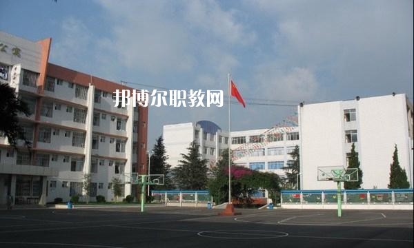 云南貿(mào)易經(jīng)濟(jì)學(xué)校2021年報名條件、招生要求、招生對象