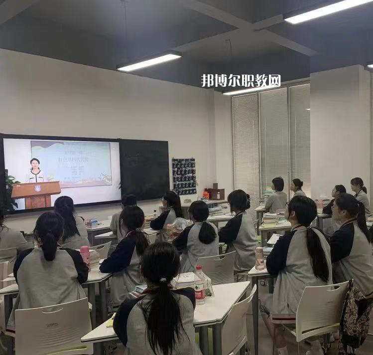 江蘇南京技師學(xué)院2022年報名條件、招生要求、招生對象