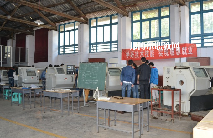 貴州鐵路技術(shù)學(xué)校2022年報(bào)名條件、招生要求、招生對(duì)象