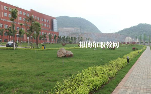 貴州省郵電學(xué)校2022年學(xué)費(fèi)、收費(fèi)多少