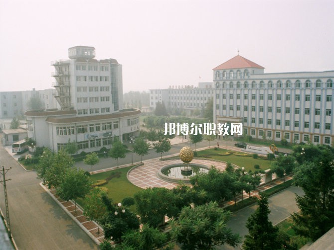 重慶市紡織技工學校2022年學費、收費多少 