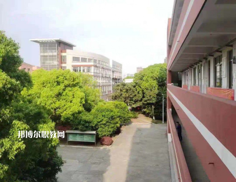 江陰商業(yè)中等專業(yè)學(xué)校2022年報(bào)名條件、招生要求、招生對(duì)象