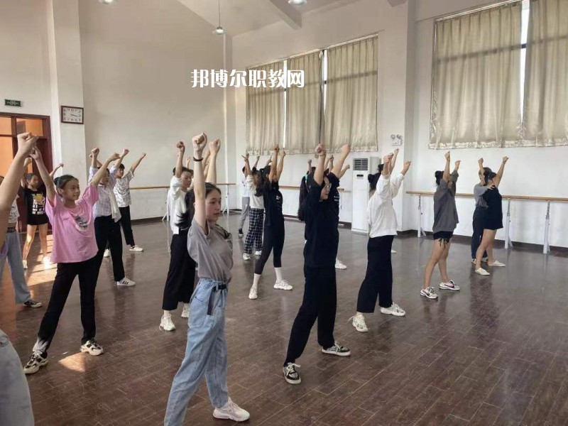 無錫文化藝術(shù)學(xué)校2022年報(bào)名條件、招生要求、招生對象