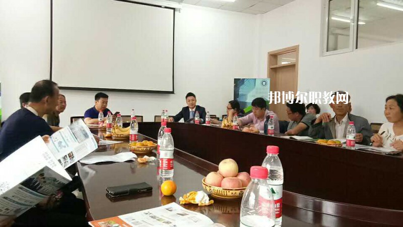 秦皇島渤?？萍贾械葘I(yè)學校2022年招生辦聯(lián)系電話