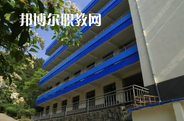 貴州科技學(xué)校2022年學(xué)費、收費多少