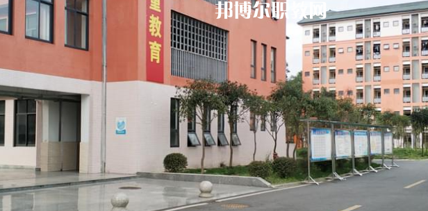 成都廣信數(shù)字技術(shù)職業(yè)學(xué)校2022年學(xué)費、收費多少