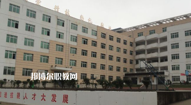 六枝特區(qū)技工學(xué)校2022年報(bào)名條件、招生要求、招生對(duì)象