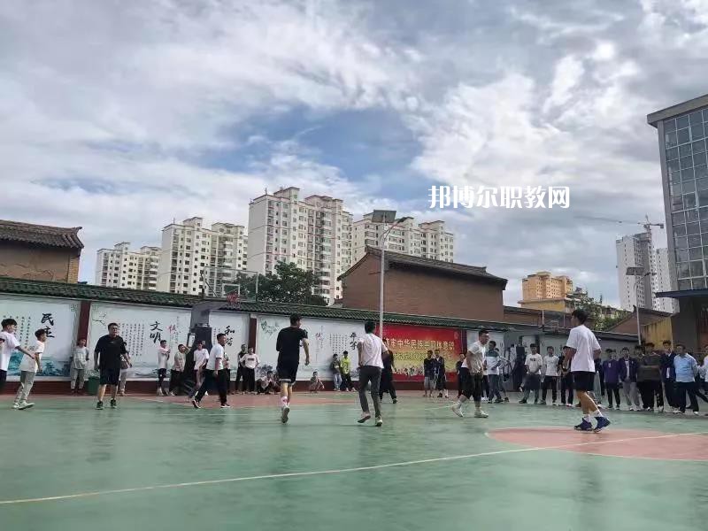 臨夏外國語學(xué)校2022年學(xué)費、收費多少