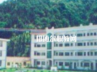 冕寧縣職業(yè)技術(shù)學(xué)校2022年報(bào)名條件、招生要求、招生對(duì)象