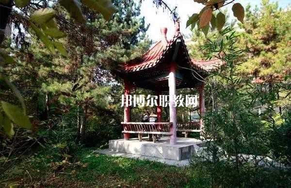 平?jīng)鰩煼秾W校2022年學費、收費多少