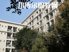 重慶渝北職業(yè)教育中心2022年報名條件、招生要求、招生對象