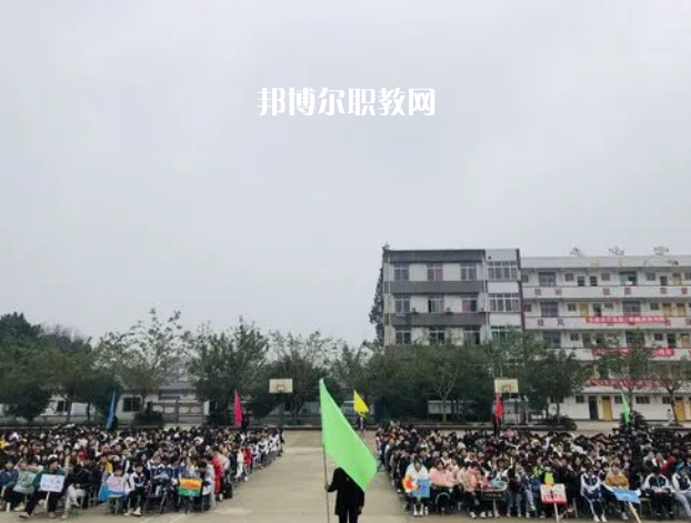 紅河州衛(wèi)生護理學(xué)校2022年學(xué)費、收費多少
