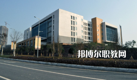 重慶合川職業(yè)教育中心2022年報(bào)名條件、招生要求、招生對象