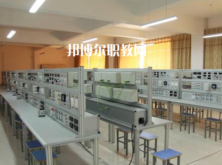 保定工程技術(shù)學校2022年報名條件、招生要求、招生對象