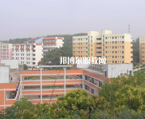 重慶貿(mào)易中等職業(yè)學(xué)校2022年報(bào)名條件、招生要求、招生對(duì)象
