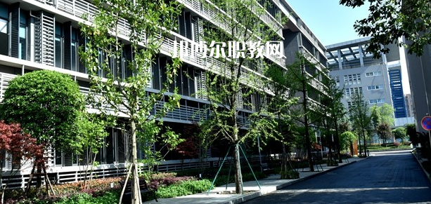 成都市技師學(xué)院怎么樣、好不好