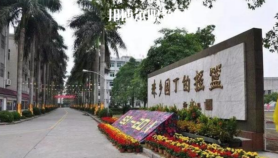 欽州合浦師范學(xué)校2022年報(bào)名條件、招生要求、招生對(duì)象