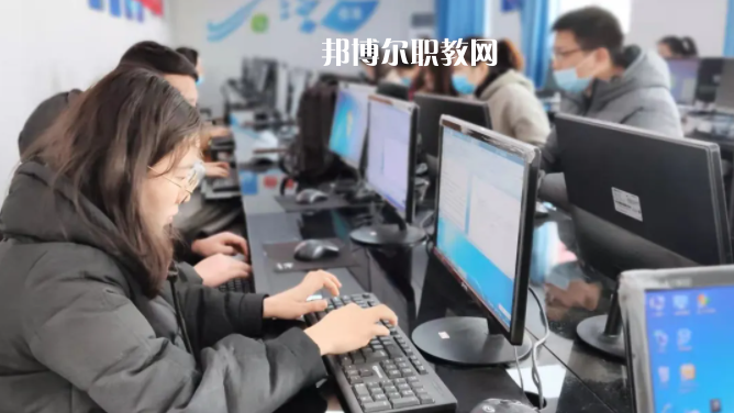 合肥中科信息工程技工學(xué)校2022年報名條件、招生要求、招生對象
