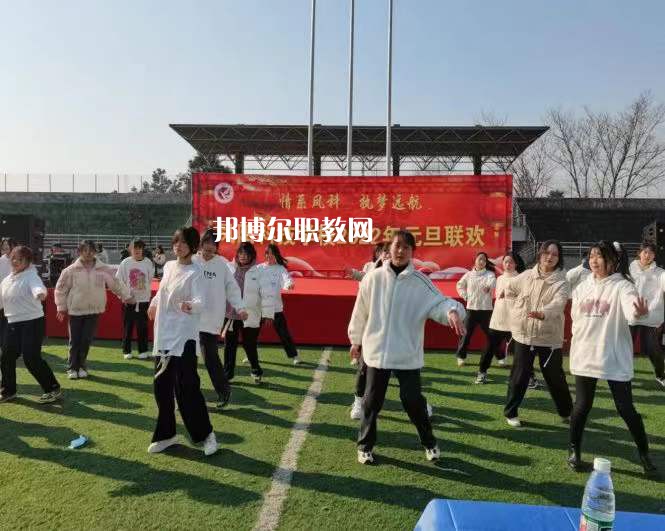 鳳陽科技學(xué)校2022年報名條件、招生要求、招生對象